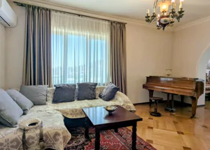 Urgently For rent 3-room apartment in Vake, in Tbilisi