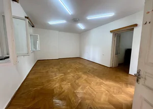 Urgently For sale 7-room house on Saburtalo, in Tbilisi