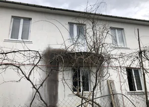 იყიდება რვა ოთახიანი კერძო სახლი ქობულეთში