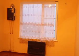 Urgently For rent 2-room apartment in Avtoqarkhana, in Kutai