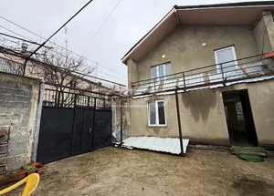 Срочно Продается 5-комнатная дом в Цкнети, в Тбилиси