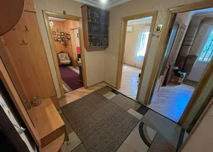 For sale 5-room apartment in Kutaisi