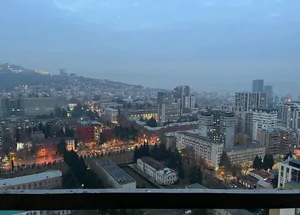 Продается 4-комнатная квартира на Сабуртало, в Тбилиси