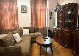 სასწრაფოდ იყიდება ორ ოთახიანი ბინა ჩუღურეთში, თბილისში